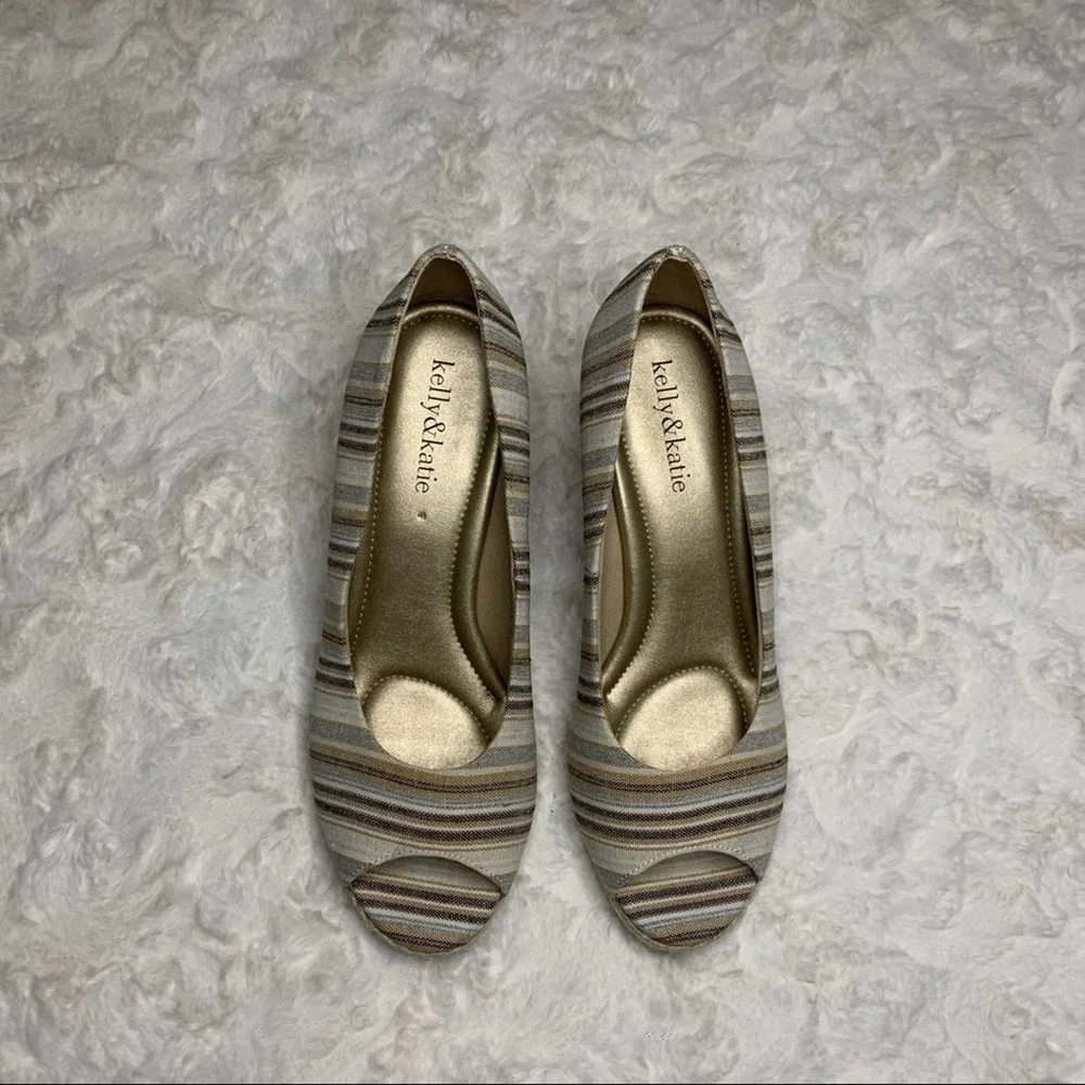 KELLY & KATIE open toe striped canvas slip on wedge tan,brown,navy shoes size 8